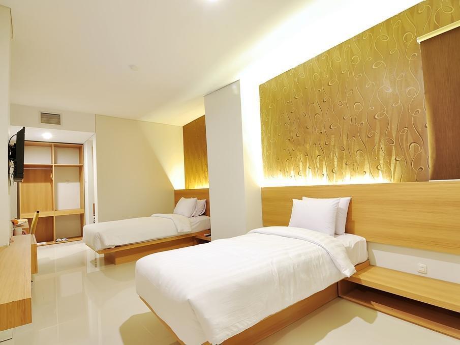Tickle Hotel Yogyakarta Exterior photo